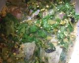 A picture of step 2 of Moong dal palak.