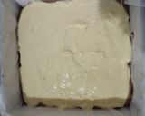 Foto langkah ke 6 dari resep Chocolate Marble Cheesecake.