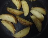 Foto langkah ke 6 dari resep Potato wedges (no oven).