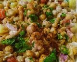 A picture of step 3 of Khati methi chana chaat.
