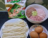 Hình bước làm 1 của món Rong biển cuộn nấm kim châm