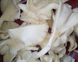 Foto langkah ke 1 dari resep Jamur Tiram Putih Crispy.