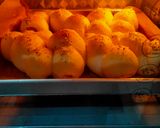 Foto langkah ke 3 dari resep Roti Sosis.