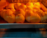 Foto langkah ke 3 dari resep Roti Sosis.