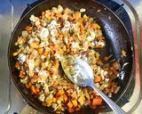 Foto langkah ke 4 dari resep Sambosa atau Samosa Isi Ragout Tongkol (Kulit Lumpia).