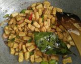 Foto langkah ke 6 dari resep Tumis Tahu-Udang-Pete.
