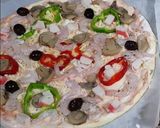 صورة لخطوة 2 من وصفة بيتزا بقمرون 🍤🍕