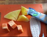 Foto langkah ke 1 dari resep Snack Pure Watermelon, Papaya with Yummy Bite Biscuits MpASI 6+.