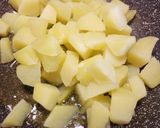 A picture of step 1 of Smoked salmon and potato frittata.