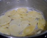 Foto del paso 3 de la receta: Papas con queso derretido