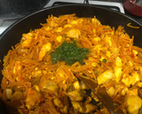 Foto del paso 7 de la receta: Pollo con fideos y gambones