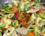 Gambar langkah 4 resipi Sayur Campur Tumis Sesimple.