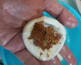 Foto langkah ke 4 dari resep Bugis Gurih Isi Abon Mayo Pedas.