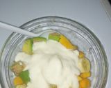 A picture of step 3 of Nutty fruit parfait.