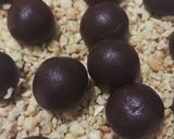 Foto langkah ke 3 dari resep Thumbprint Choco Hazelnut.