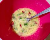Foto langkah ke 2 dari resep Telur Dadar Gimbal.