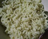 Foto langkah ke 2 dari resep Cemilan Pangsit Mie.