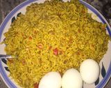 A picture of step 3 of Indomiee with egg.