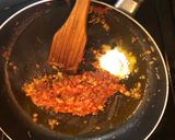 Foto del paso 5 de la receta: Chanterelles, espárragos verdes y butifarras guisadas a la catalana