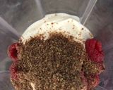 A picture of step 1 of Berry maca smoothie.