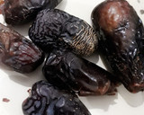 A picture of step 1 of Assorted Dates platter #nofire.