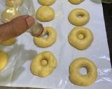 Foto langkah ke 5 dari resep Donat sederhana.