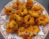 A picture of step 4 of Mini Medu Vadas with Spinach.