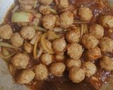 Foto langkah ke 2 dari resep Semur bola bola ayam.