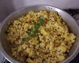 A picture of step 2 of Sabudana khichdi.