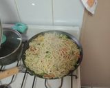 Foto del paso 2 de la receta: Tallarines con verduras salteadas y pollo