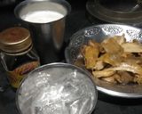 A picture of step 1 of Chickoo shake.