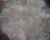 Foto langkah ke 4 dari resep Sup Jamur Salju.