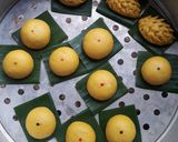 Foto langkah ke 2 dari resep Bakpao Labu Kuning Lembut Tanpa Obat.