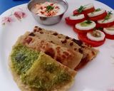 A picture of step 2 of Gobhi aloo dhaniya paratha.