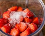 Foto del passaggio 1 della ricetta Mousse veloce alla fragola