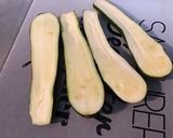 Une image de l'étape 1 de Jeunes endives et courgettes grillées aux épices.