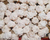 Foto del paso 5 de la receta: Merenguitos con dulce de leche (Merengue Francés🗼)