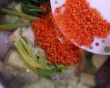 صورة لخطوة 3 من وصفة حساء الخضار بالعدس الاحمر 🐼🌹👍