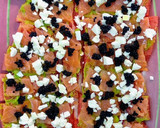Foto del paso 4 de la receta: 132.🍉Ensalada de sandía, salmón, aguacate, feta y caviar🐟