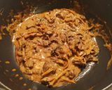 Une image de l'étape 10 de Boeuf Stroganoff.