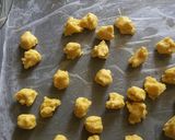 Foto langkah ke 4 dari resep Tumprint Cookies Strobery.