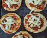 Foto langkah ke 3 dari resep Pizza mini teflon.