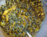 Foto del paso 3 de la receta: Coulis de maracuyá