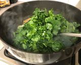 A picture of step 4 of Palak kadhi.