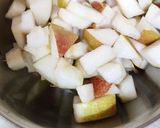 A picture of step 1 of Sweet and Spicy Pear Chutney.