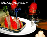 Foto del paso 1 de la receta: Fresas con anchoas o sardinas ahumadas 🍓🍓🐟🍊🍊