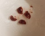 A picture of step 6 of Glacé cherry muffins.