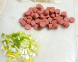 Foto langkah ke 3 dari resep Pizza mozzarella sosis.