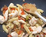 A picture of step 5 of Mediterranean chicken pasta.