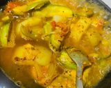 A picture of step 4 of Eggplant curry.